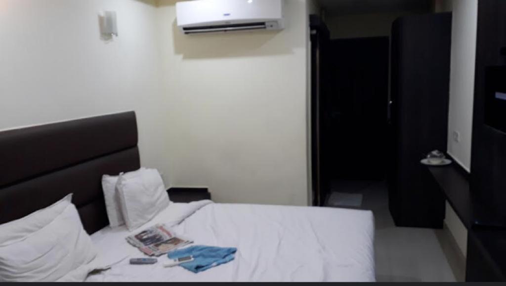 Ample Yard Hotel Chennai Exterior photo